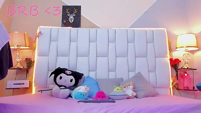 Snapshot of MilkWhore1 chatting on September 29, 12:21 pm MilkWhore1 online show from September 29, 12:21 pm