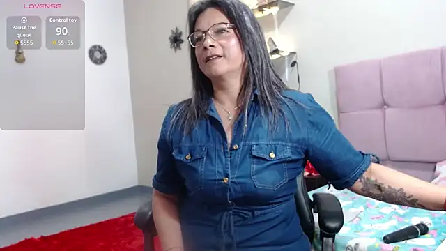 Snapshot of SolVegaNaciente chatting on September 13, 3:28 am SolVegaNaciente online show from September 13, 3:28 am