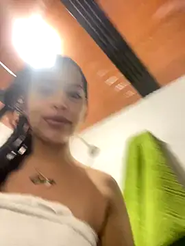 Mia garcia28 online show from September 27, 11:37 am