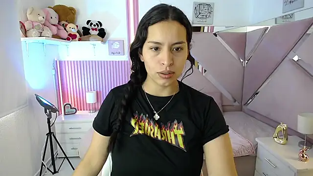 Mia garcia28 online show from January 9, 7:37 pm