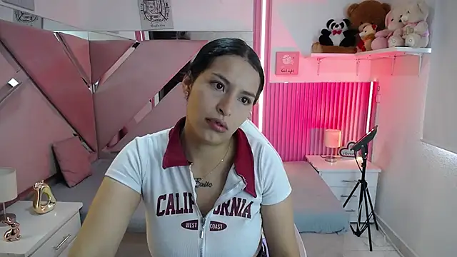 Mia garcia28 online show from June 4, 1:39 pm