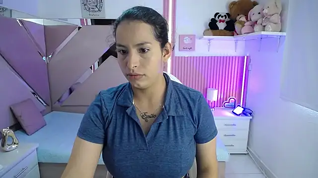 Mia garcia28 online show from July 14, 8:03 pm