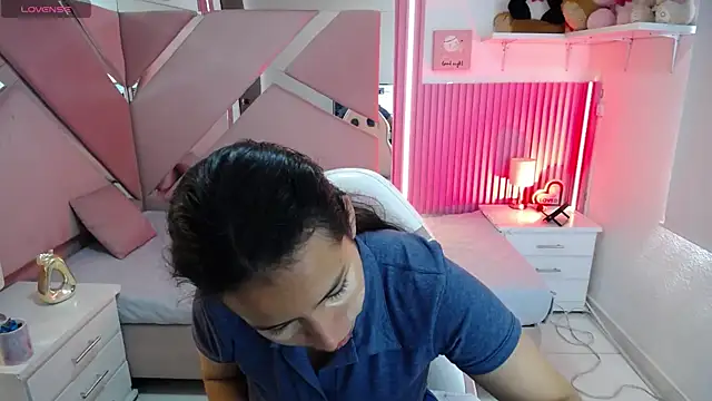 Mia garcia28 online show from July 31, 3:00 pm