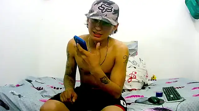 Snapshot of Ebebyjuan chatting on June 30, 12:22 am Ebebyjuan online show from June 30, 12:22 am