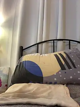 Snapshot of RomanticPearlTS chatting on November 8, 1:00 pm RomanticPearlTS online show from November 8, 1:00 pm