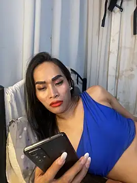 Snapshot of RomanticPearlTS chatting on November 13, 1:59 am RomanticPearlTS online show from November 13, 1:59 am