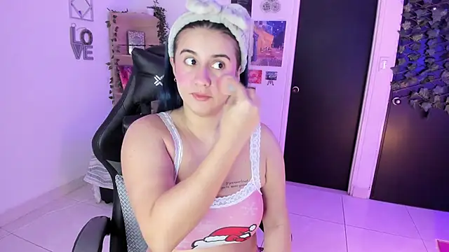 Lana Herondale online show from December 5, 9:29 am