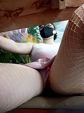 Bonnie-2k online show from November 1, 6:04 am