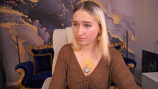 LilElfie online show from October 29, 8:21 pm