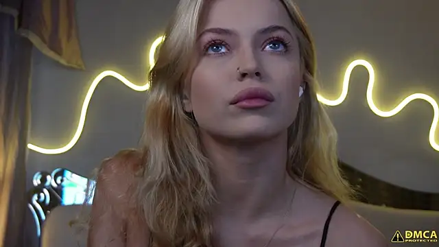 kellypeachcake online show from October 28, 5:44 am