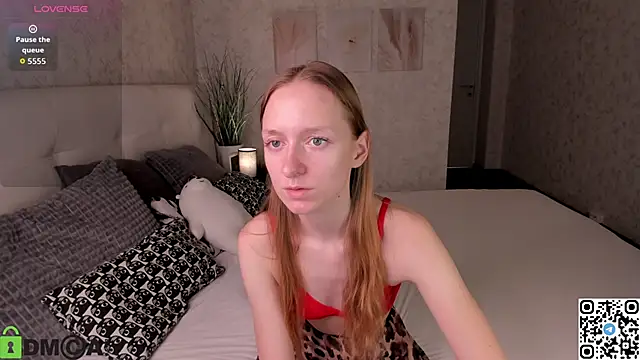 Mia E1fie online show from October 30, 7:10 am