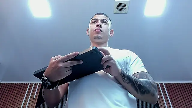 marco garciia  online show from September 27, 11:10 pm