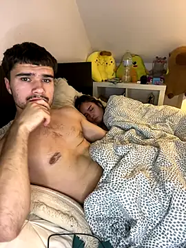 los freaky online show from November 29, 8:01 pm