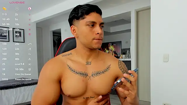 Nicolasmontoya16 online show from November 9, 6:28 pm