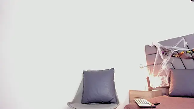 Maia 520 online show from October 14, 6:20 pm