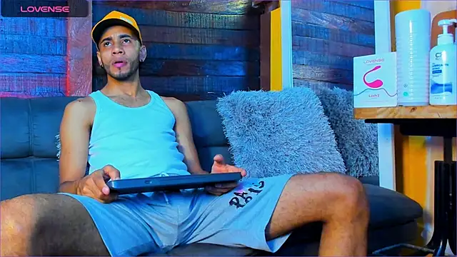 Snapshot of Alex_bigcock11_ chatting on October 3, 6:49 pm Alex bigcock11 online show from October 3, 6:49 pm