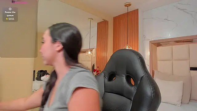 julieta rosee online show from June 1, 10:33 pm