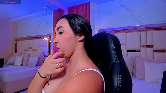 julieta rosee online show from August 3, 10:13 pm