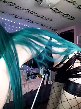 Snapshot of Purple2StayThnxx chatting on April 23, 6:32 pm Purple2StayThnxx online show from April 23, 6:32 pm