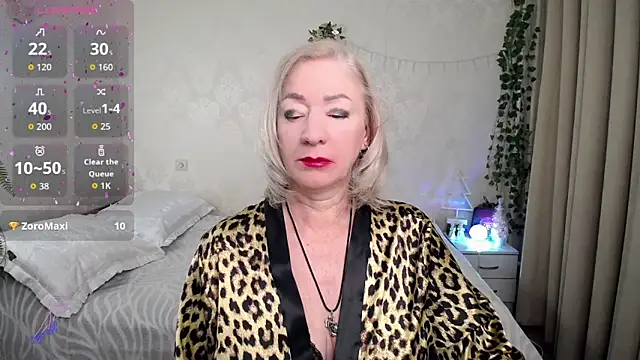 hunters woman online show from December 14, 10:47 pm