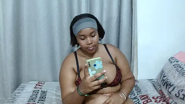 Sexy Roxyxx online show from September 25, 12:36 am