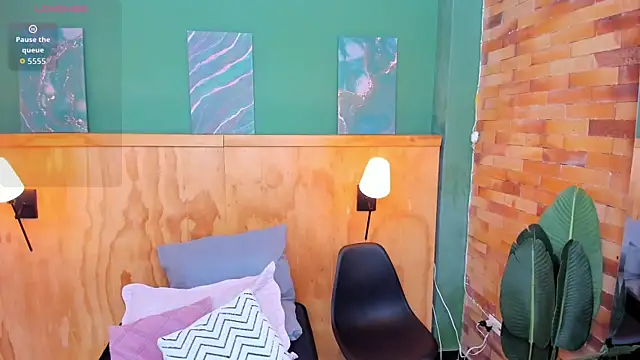 milavega  online show from March 13, 3:51 pm