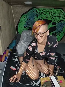 amymatthews92 online show from June 6, 10:36 pm