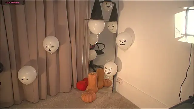 Darcy Mayy online show from October 23, 8:29 pm