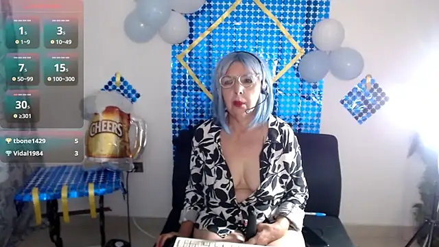 Snapshot of ruth_blue21 chatting on September 21, 1:29 am ruth blue21 online show from September 21, 1:29 am