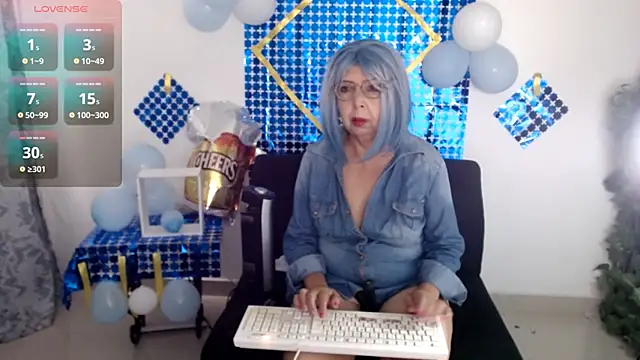 Snapshot of ruth_blue21 chatting on September 22, 2:41 pm ruth blue21 online show from September 22, 2:41 pm