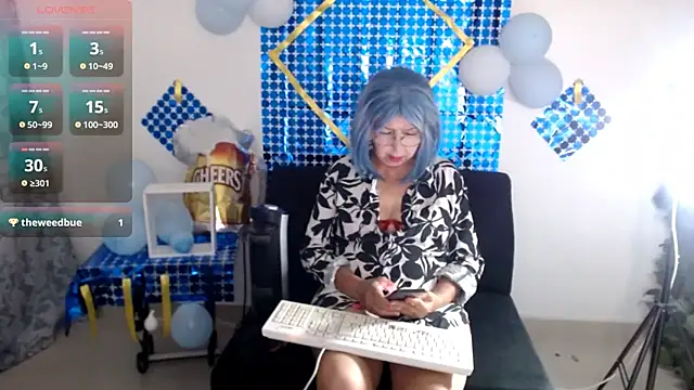 Snapshot of ruth_blue21 chatting on September 23, 12:52 pm ruth blue21 online show from September 23, 12:52 pm