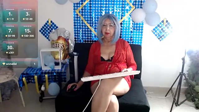 Snapshot of ruth_blue21 chatting on September 26, 3:32 am ruth blue21 online show from September 26, 3:32 am