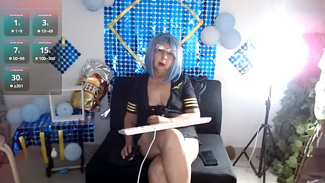 Snapshot of ruth_blue21 chatting on October 14, 10:38 am ruth blue21 online show from October 14, 10:38 am