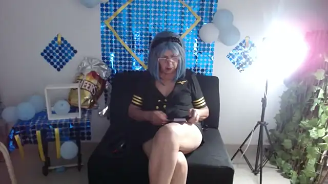 Snapshot of ruth_blue21 chatting on October 16, 3:29 am ruth blue21 online show from October 16, 3:29 am