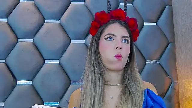 Snapshot of BlaireParker chatting on October 31, 12:28 pm BlaireParker online show from October 31, 12:28 pm