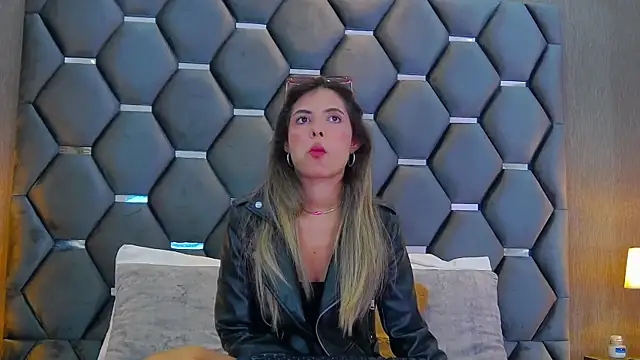 Snapshot of BlaireParker chatting on November 3, 11:55 am BlaireParker online show from November 3, 11:55 am