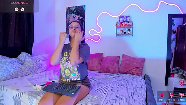 Snapshot of Dilan_and_Mia chatting on September 20, 4:30 pm Dilan and Mia online show from September 20, 4:30 pm