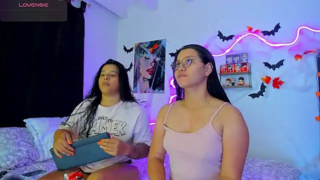 Snapshot of Dilan_and_Mia chatting on October 16, 10:22 pm Dilan and Mia online show from October 16, 10:22 pm