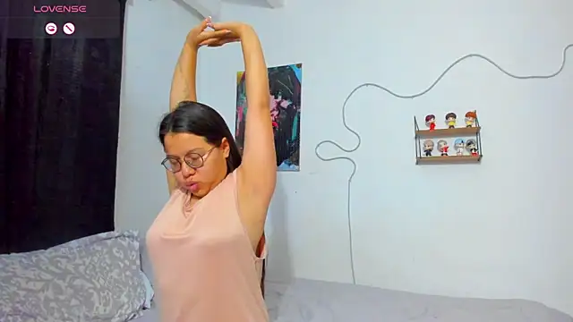 Dilan and Mia online show from December 17, 12:11 pm