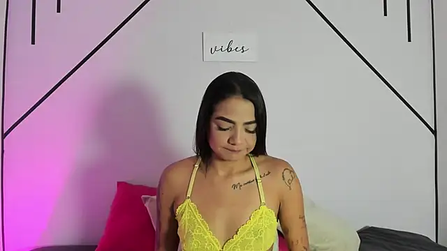 MiahCornell  online show from October 10, 7:24 pm