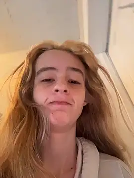 SeccySerena online show from February 17, 3:08 pm