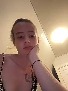 Snapshot of SeccySerena chatting on June 10, 8:08 pm SeccySerena online show from June 10, 8:08 pm