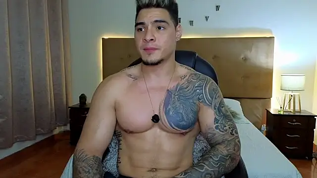 Steven Velez online show from September 25, 11:30 pm