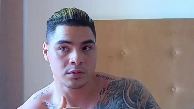 Steven Velez online show from November 9, 9:24 pm