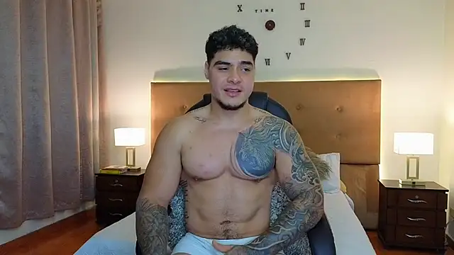 Snapshot of Steven_Velez chatting on April 21, 1:42 am Steven Velez online show from April 21, 1:42 am
