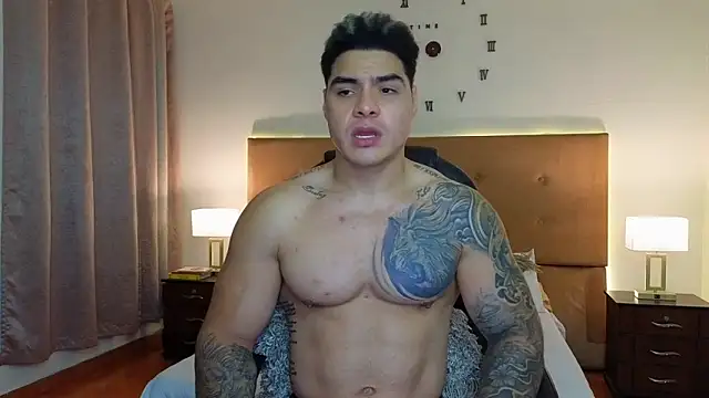 Snapshot of Steven_Velez chatting on April 25, 2:03 am Steven Velez online show from April 25, 2:03 am