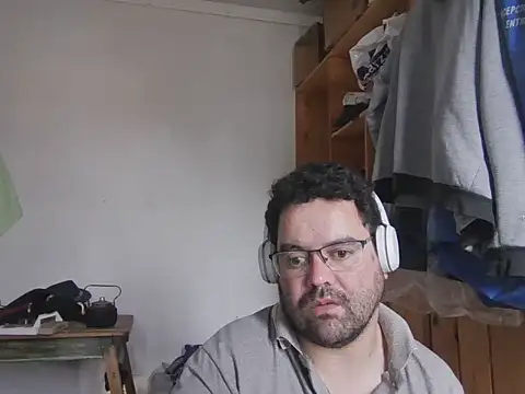 Snapshot of condorito222 chatting on June 6, 7:51 pm condorito222 online show from June 6, 7:51 pm