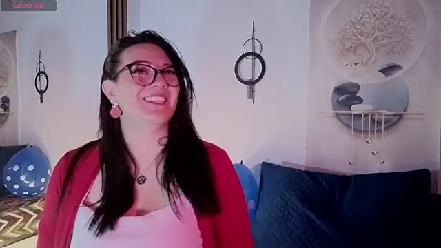 Snapshot of karla_valk1 chatting on October 3, 10:34 am karla valk1 online show from October 3, 10:34 am