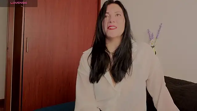 Snapshot of karla_valk1 chatting on March 17, 1:14 pm karla valk1 online show from March 17, 1:14 pm