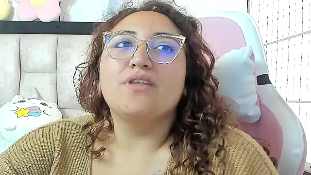 Snapshot of charlloteevans_X chatting on September 17, 4:08 pm charlloteevans X online show from September 17, 4:08 pm